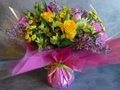 1 bouquet de fleurs OFFERT et LIVRE  votre domicile ou  votre entreprise, confectionn par La Souris Verte d'une valeur de 25€... 