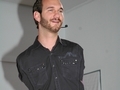 Histoire extraordinaire : Nick Vujicic, le bonheur sans bras ni jambes... Histoire extraordinaire : Nick Vujicic, le bonheur sans bras ni jambes...