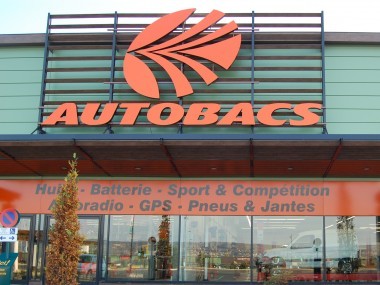 Nouveau centre auto Autobacs à Aubergenville dans l’ouest parisien