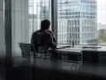 Investissements en pause : pourquoi de plus en...